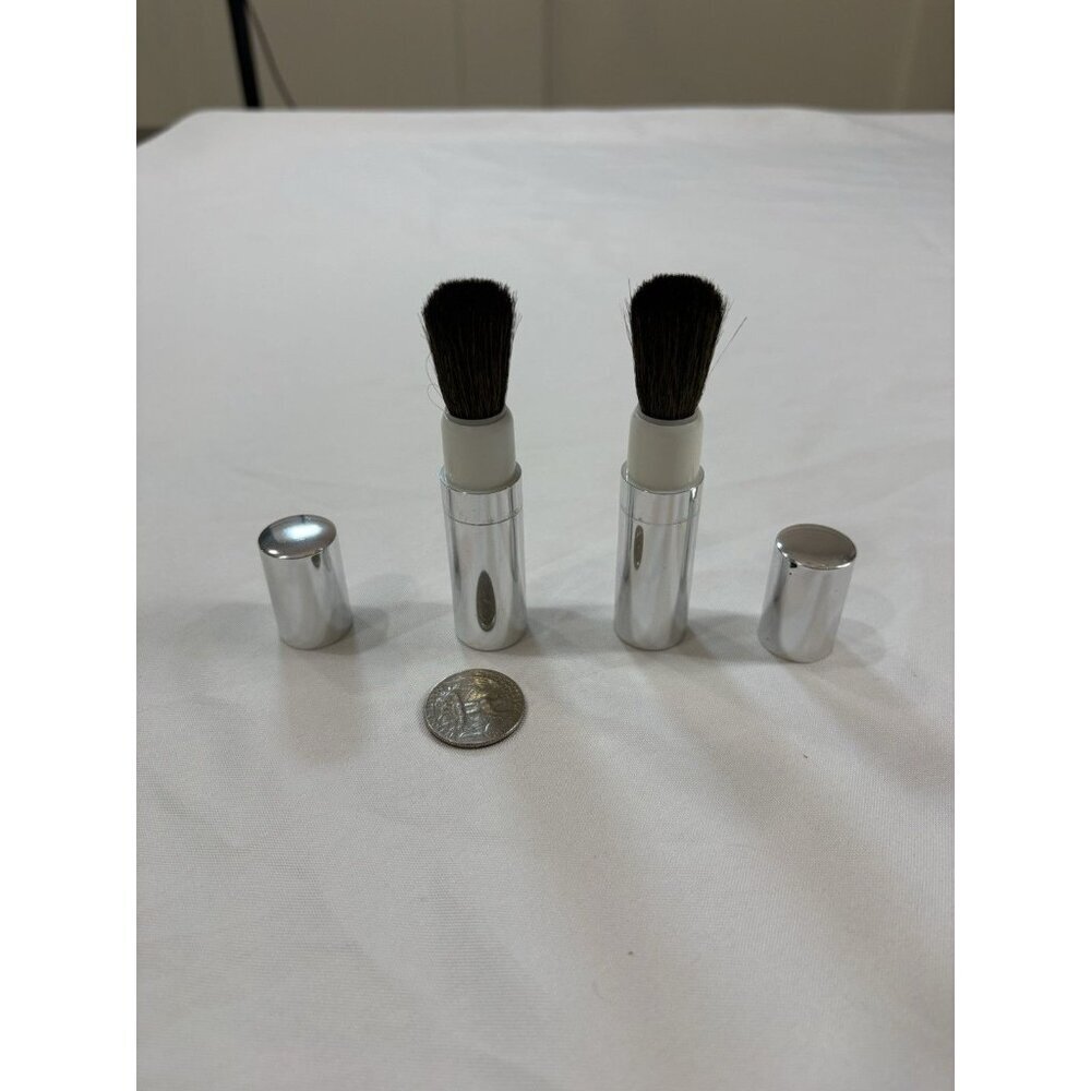 Clinique MAKE UP BRUSH - Retractable Powder Brush - NEW